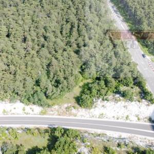 Zagvozd građevinsko zemljište 1817 m2 - novo u ponudi