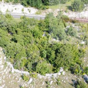 Zagvozd građevinsko zemljište 1817 m2 - novo u ponudi