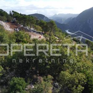 Zemljište 1.546 m² s projektom za modernu vilu, Omiš
