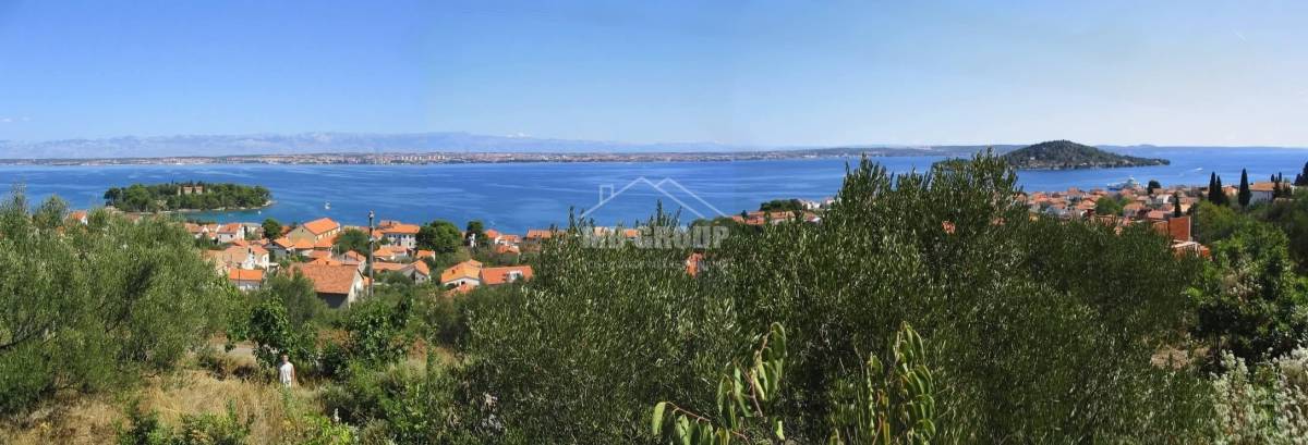 ZEMLJIŠTE SA IDEJNIM PROJEKTOM ZA VILU SA BAZENOM – PREKO, UGLJAN