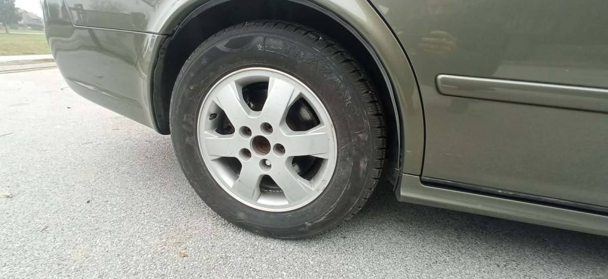 Zimske gume set sa Opel alu felgama 15"