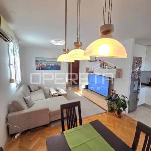 Žnjan, dvosoban, namješten, garažno mjesto