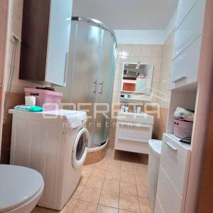 Žnjan, dvosoban, namješten, garažno mjesto