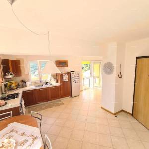 Apartman sa otvorenim  pogledom na uvalu i more.