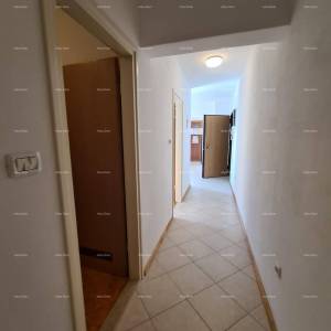 Apartman sa otvorenim  pogledom na uvalu i more.