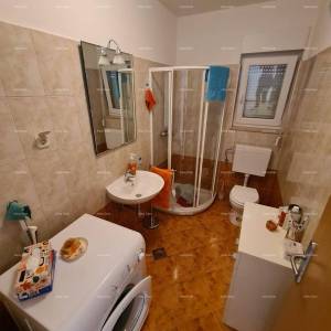 Apartman sa otvorenim  pogledom na uvalu i more.