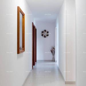 Apartmanska kuća s bazenom!Blizina mora i plaže!  Peroj.