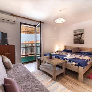 Apartmanska kuća s bazenom!Blizina mora i plaže!  Peroj.