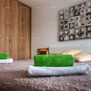 Apartmanska kuća s bazenom!Blizina mora i plaže!  Peroj.