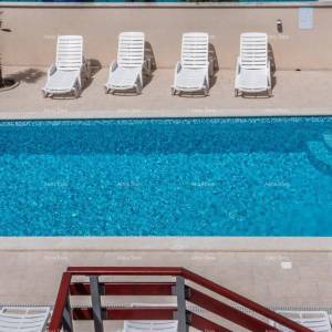 Apartmanska kuća s bazenom!Blizina mora i plaže!  Peroj.