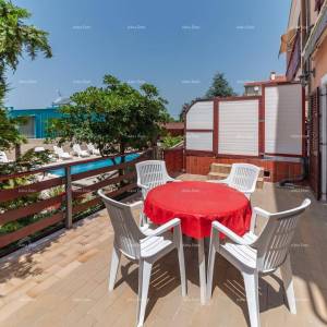 Apartmanska kuća s bazenom!Blizina mora i plaže!  Peroj.