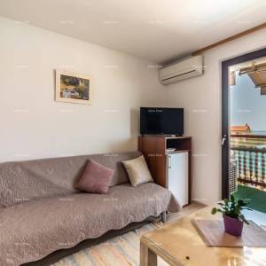 Apartmanska kuća s bazenom!Blizina mora i plaže!  Peroj.