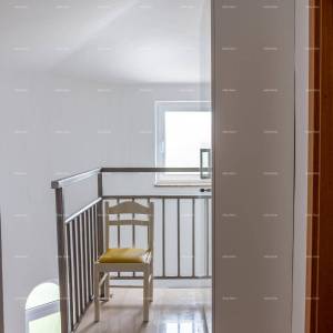 Apartmanska kuća s bazenom!Blizina mora i plaže!  Peroj.