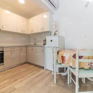 Apartmanska kuća s bazenom!Blizina mora i plaže!  Peroj.