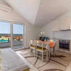 Apartmanska kuća s bazenom!Blizina mora i plaže!  Peroj.