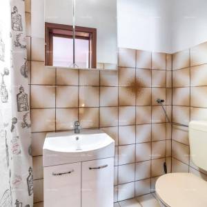 Apartmanska kuća s bazenom!Blizina mora i plaže!  Peroj.