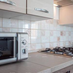 Apartmanska kuća s bazenom!Blizina mora i plaže!  Peroj.