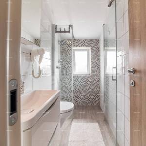 Apartmanska kuća s bazenom!Blizina mora i plaže!  Peroj.