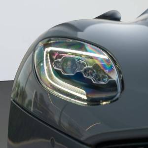 Aston Martin DBS Superleggera 5.2 V12 - 3 godine jamstva