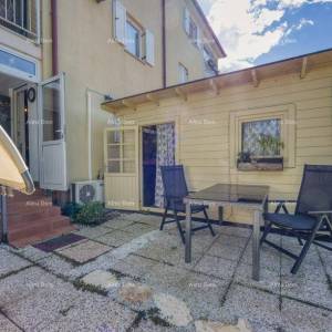 Baderna, Poreč- Stan s okućnicom