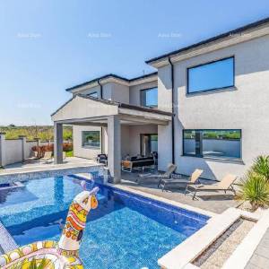 Banjole 7 km od centra grada Pule. 4 km do grada Medulina.