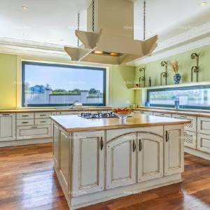 Banjole 7 km od centra grada Pule. 4 km do grada Medulina.