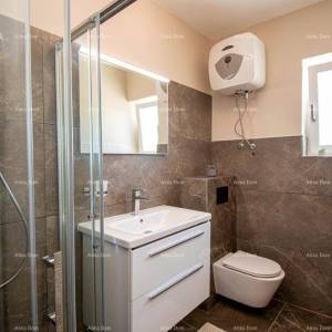 Banjole. Kuća sa 3 apartmana i bazenom.