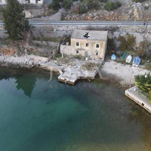 Barić Draga, kamena kuća za adaptaciju prvi red do mora