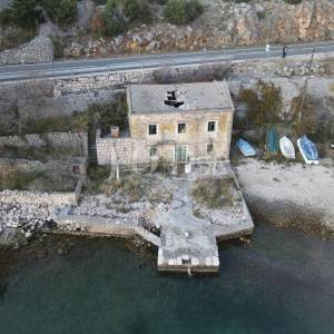 Barić Draga, kamena kuća za adaptaciju prvi red do mora