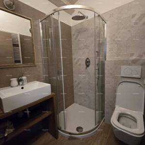 Blizina mjesta Marčane. Samostojeća kuća na velikoj parceli s grijanim bazenom!