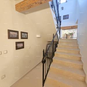 Blizina mjesta Marčane. Samostojeća kuća na velikoj parceli s grijanim bazenom!