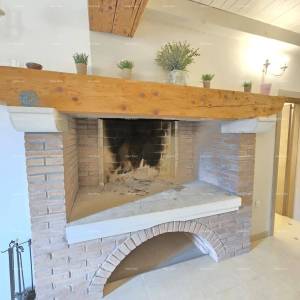 Blizina mjesta Marčane. Samostojeća kuća na velikoj parceli s grijanim bazenom!