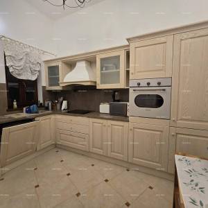 Blizina mjesta Marčane. Samostojeća kuća na velikoj parceli s grijanim bazenom!