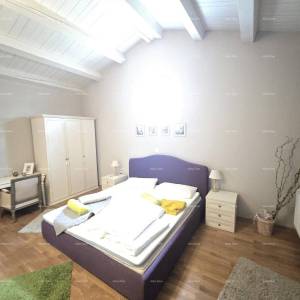 Blizina mjesta Marčane. Samostojeća kuća na velikoj parceli s grijanim bazenom!