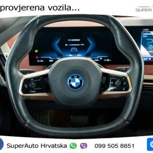 BMW iX 111.5 kWh xDrive50 523 KS, LASER+ACC+PANO+4xGR SJED+HEAD+MASAŽA+360