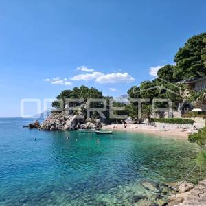 Brela – građevinsko zemljište 451 m² s panoramskim pogledom