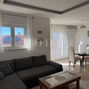 Buzdohanj dvosobni stan u novijoj zgradi