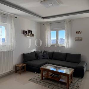 Buzdohanj dvosobni stan u novijoj zgradi