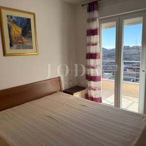 Buzdohanj dvosobni stan u novijoj zgradi