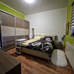 Čavle, samostojeća kuća s dva stana i okućnicom od 1240m2