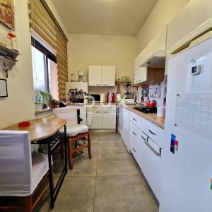 Čavle, samostojeća kuća s dva stana i okućnicom od 1240m2