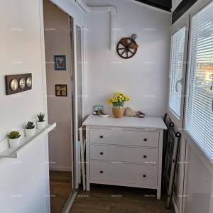 Červar-Porat, Prodaje se namješten stan – blizina mora