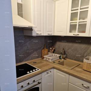 Červar-Porat, Prodaje se namješten stan – blizina mora