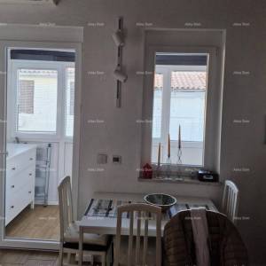 Červar-Porat, Prodaje se namješten stan – blizina mora