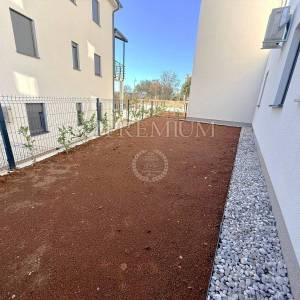 Čižići, apartman u prizemlju s okućnicom!