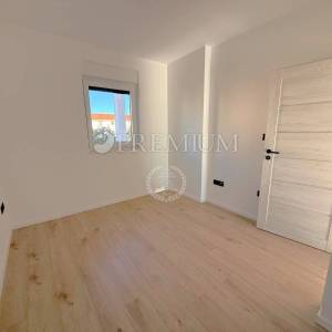 Čižići, novogradnja, apartman na prvom katu s pogledom!