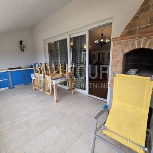 Cres, 120.98m2, 2s+db, lođa, pogled na more