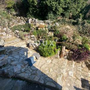 CRIKVENICA, BELGRAD - dva stana s balkonima s pogledom na more + dvorište! PRILIKA!