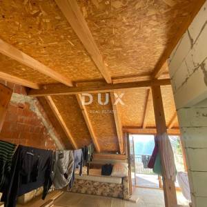 CRIKVENICA, BELGRAD - dva stana s balkonima s pogledom na more + dvorište! PRILIKA!