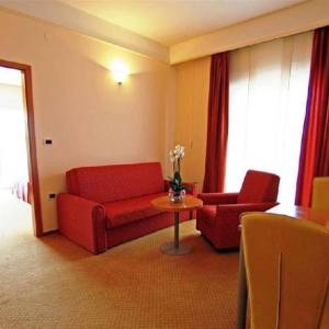 CRIKVENICA. HOTEL NA SAMOJ OBALI MORA!!